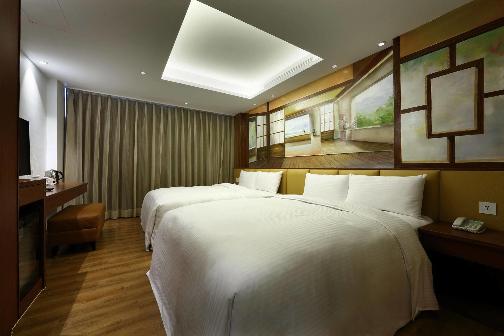 Shichi Hotel Kaohsiung Esterno foto
